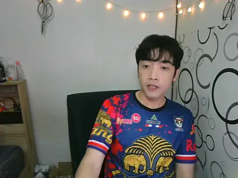 Snapshot of moaman190 chatting on 10/24/25, 03:08 moaman190 online show from 10/24/25, 03:08