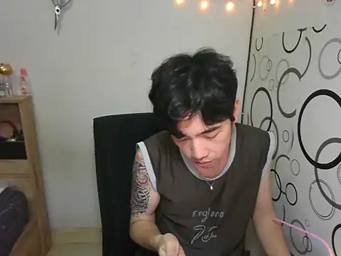 Snapshot of moaman190 chatting on 10/26/25, 06:03 moaman190 online show from 10/26/25, 06:03