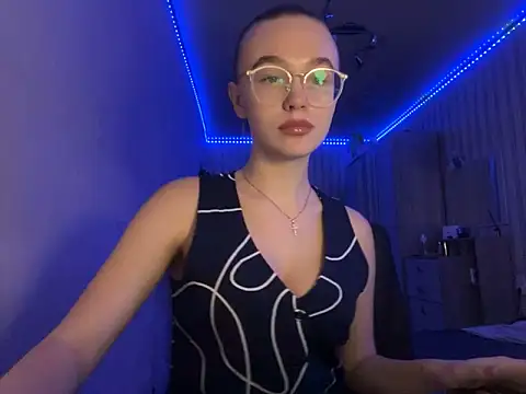 Snapshot of bellameow88 chatting on 09/09/25, 12:48 bellameow88 online show from 09/09/25, 12:48