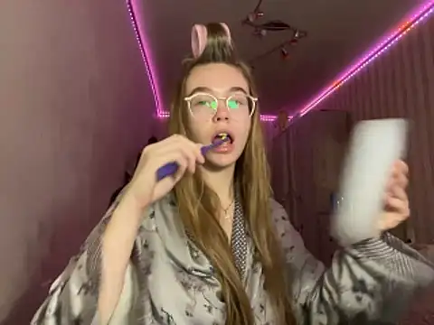 bellameow88 online show from 10/16/25, 12:06