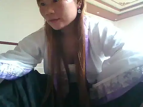 Snapshot of Mainay0033 chatting on 10/02/25, 04:41 Mainay0033 online show from 10/02/25, 04:41