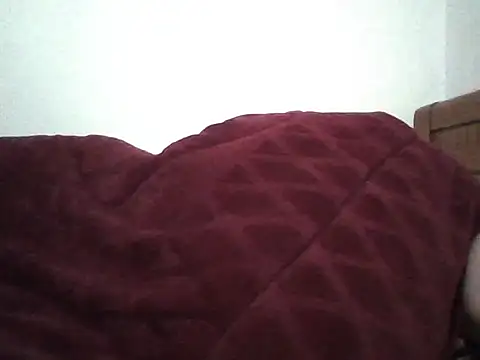 Snapshot of Mainay0033 chatting on 10/02/25, 04:47 Mainay0033 online show from 10/02/25, 04:47