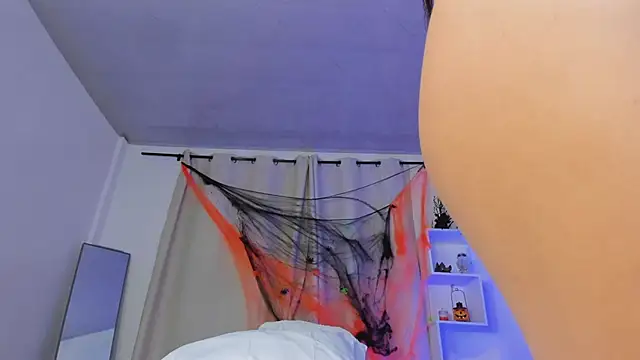 Selenafox 0 online show from 10/30/25, 02:13