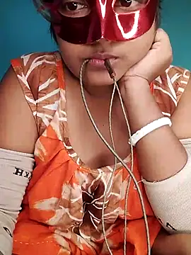 Snapshot of mimi87hoty chatting on 11/14/25, 05:33 mimi87hoty online show from 11/14/25, 05:33