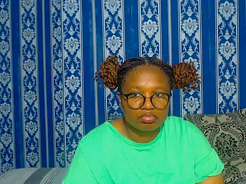 JUICEYLIPS333 online show from 10/14/25, 05:03