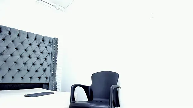 Snapshot of DOUGLAS_099 chatting on 10/11/25, 04:22 DOUGLAS 099 online show from 10/11/25, 04:22