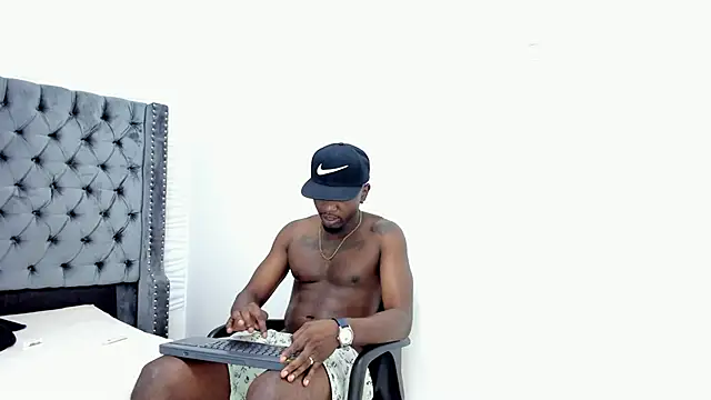 Snapshot of DOUGLAS_099 chatting on 10/11/25, 04:49 DOUGLAS 099 online show from 10/11/25, 04:49