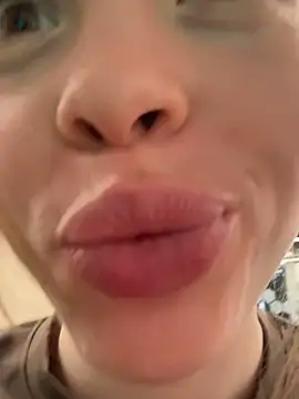 Snapshot of SMELLSEX chatting on 11/25/25, 07:14 SMELLSEX online show from 11/25/25, 07:14