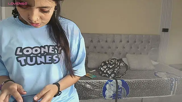 LiaMonroee  online show from 10/12/25, 11:42