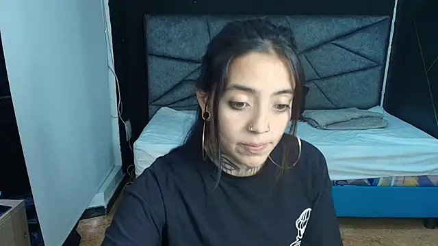 LiaMonroee  online show from 11/14/25, 11:53