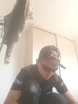 Loquendo2201 online show from 10/09/25, 02:37