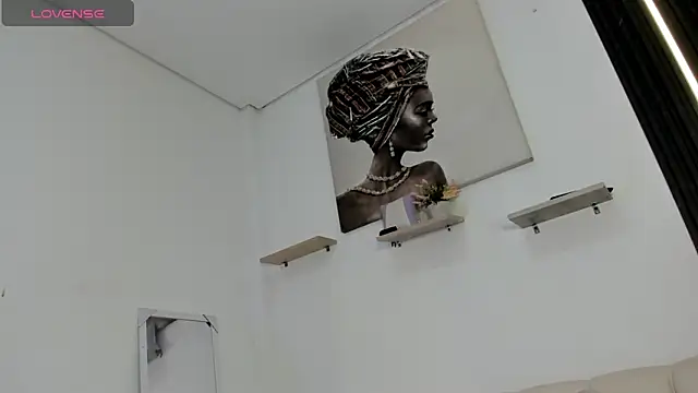 Gabrielaa Miller  online show from 10/20/25, 07:25