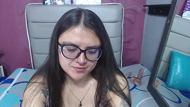 Cailing Zu online show from 10/22/25, 07:35