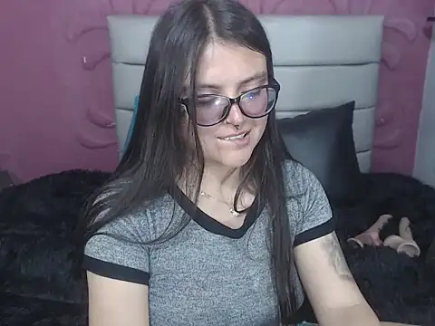 Cailing Zu online show from 11/17/25, 07:52