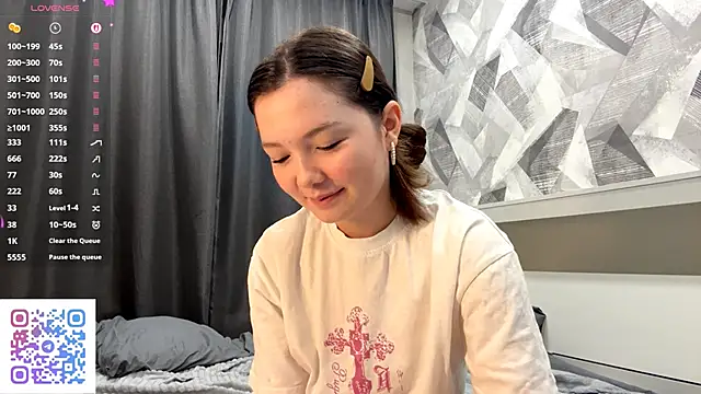 KiraVelvet online show from 10/26/25, 04:13