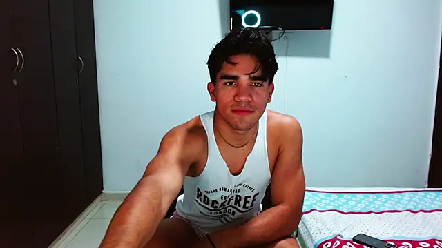 Snapshot of babysebasxxx chatting on 10/21/25, 03:18 babysebasxxx online show from 10/21/25, 03:18