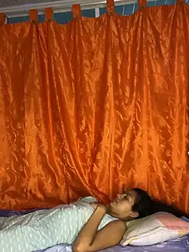 Snapshot of Nezuko-uWux chatting on 10/22/25, 06:46 Nezuko-uWux online show from 10/22/25, 06:46