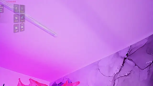 Snapshot of Lilokat_ chatting on 11/01/25, 04:03 Lilokat online show from 11/01/25, 04:03