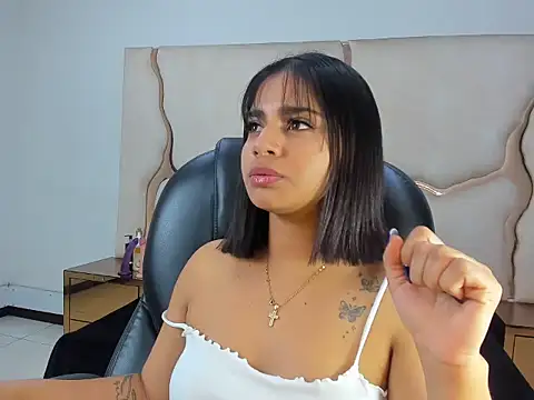 Snapshot of ScarletDoll chatting on 09/18/25, 02:57 ScarletDoll online show from 09/18/25, 02:57