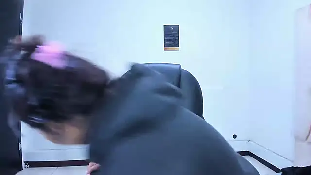 ScarletDoll online show from 11/22/25, 04:00