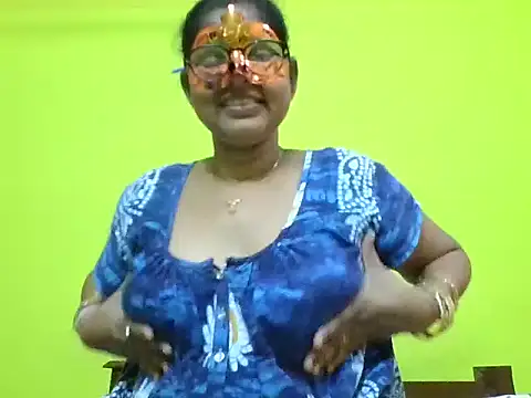 Snapshot of kavya1 chatting on 09/18/25, 03:52 kavya1 online show from 09/18/25, 03:52