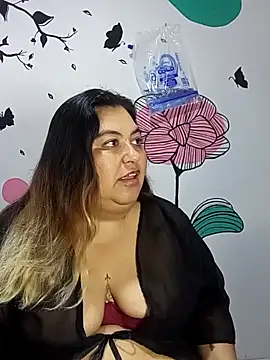 Snapshot of curvy_diva_ chatting on 10/19/25, 11:55 curvy diva online show from 10/19/25, 11:55