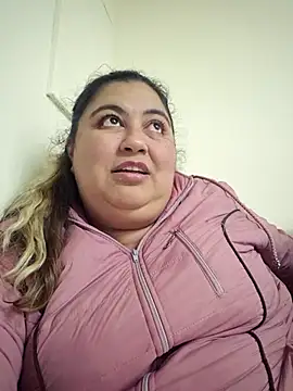 Snapshot of curvy_diva_ chatting on 10/25/25, 11:43 curvy diva online show from 10/25/25, 11:43