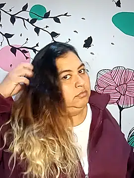 Snapshot of curvy_diva_ chatting on 10/26/25, 11:49 curvy diva online show from 10/26/25, 11:49