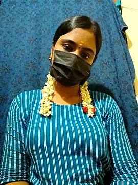 mini-queen online show from 11/17/25, 04:13