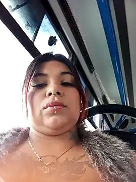 snow belle online show from 11/13/25, 04:17