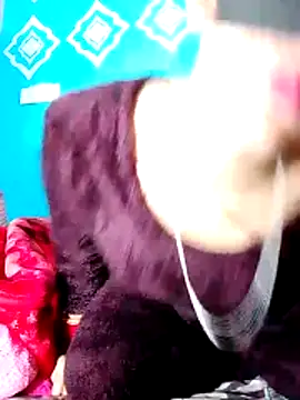 Snapshot of Pahadi_couple chatting on 11/13/25, 05:39 Pahadi couple online show from 11/13/25, 05:39