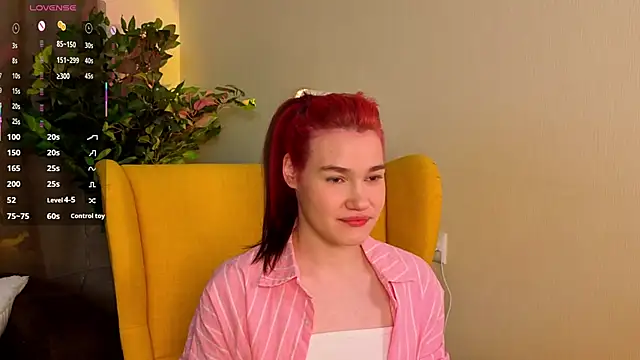 MauraSpurrier online show from 10/16/25, 07:04