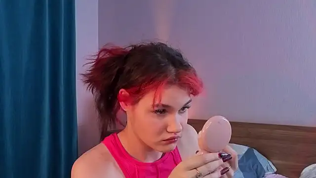 MauraSpurrier online show from 10/25/25, 06:35