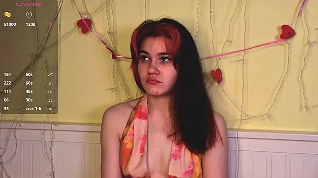 MauraSpurrier online show from 11/04/25, 07:02