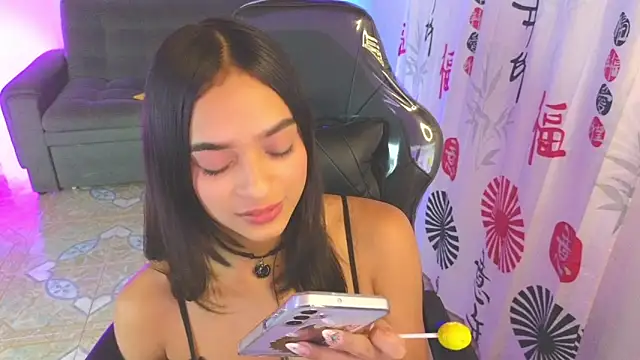 Snapshot of Gia_flame_ chatting on 09/24/25, 05:33 Gia flame online show from 09/24/25, 05:33