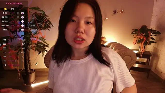 Snapshot of Moana_light chatting on 10/25/25, 02:30 Moana light online show from 10/25/25, 02:30