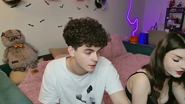 Alice18James online show from 10/12/25, 06:29