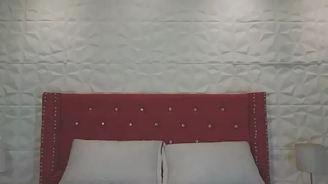 Snapshot of Lucy_n_pink chatting on 10/17/25, 03:36 Lucy n pink online show from 10/17/25, 03:36