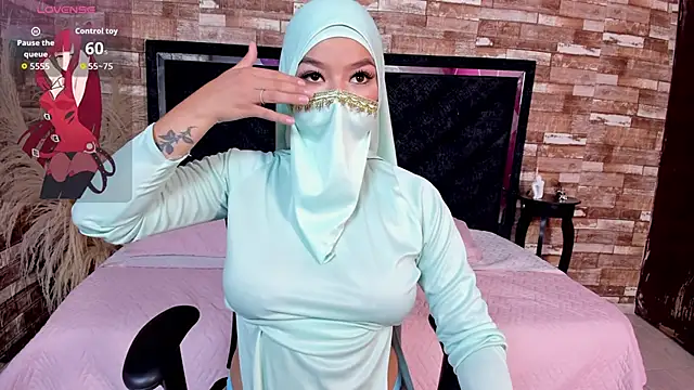 Snapshot of Amal_Bakir chatting on 09/08/25, 06:18 Amal Bakir online show from 09/08/25, 06:18