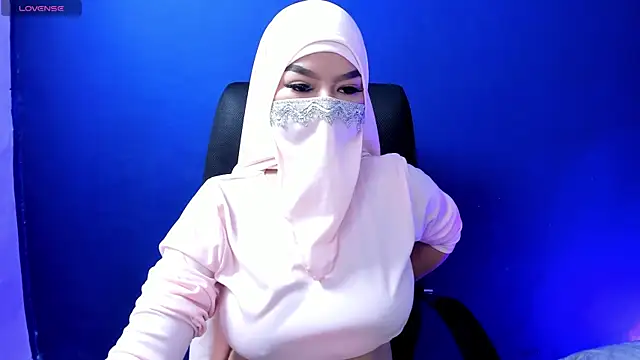 Snapshot of Amal_Bakir chatting on 09/20/25, 06:20 Amal Bakir online show from 09/20/25, 06:20