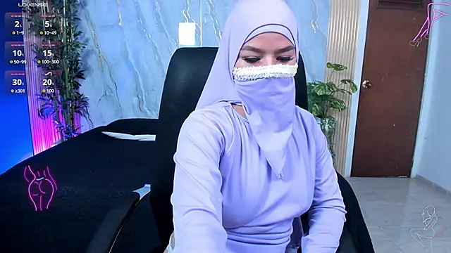 Snapshot of Amal_Bakir chatting on 10/16/25, 12:44 Amal Bakir online show from 10/16/25, 12:44