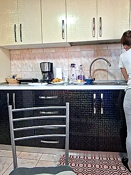 Snapshot of Fluturas2 chatting on 10/26/25, 12:11 Fluturas2 online show from 10/26/25, 12:11