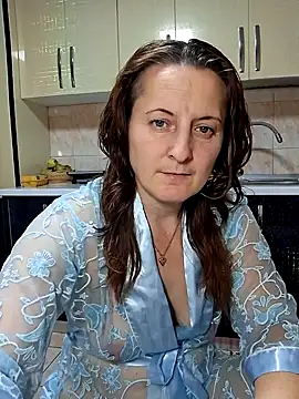 Snapshot of Fluturas2 chatting on 11/07/25, 10:43 Fluturas2 online show from 11/07/25, 10:43