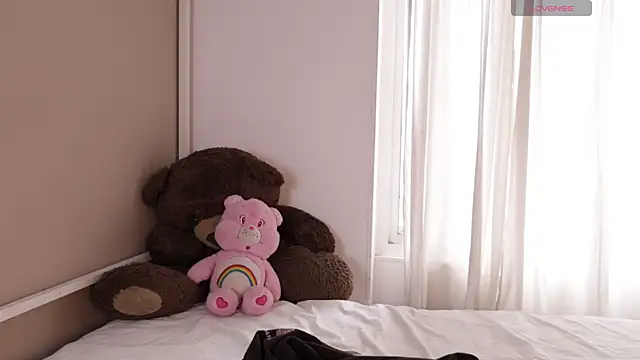 Snapshot of lynx_sun chatting on 09/11/25, 05:35 lynx sun online show from 09/11/25, 05:35