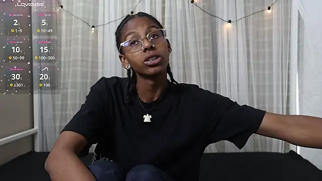 Snapshot of lynx_sun chatting on 10/14/25, 07:47 lynx sun online show from 10/14/25, 07:47