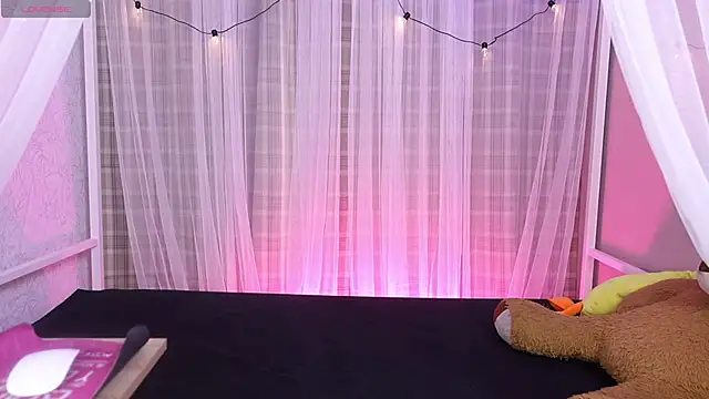 Snapshot of lynx_sun chatting on 10/21/25, 07:25 lynx sun online show from 10/21/25, 07:25