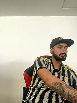 cristopher wallacee online show from 10/06/25, 08:39