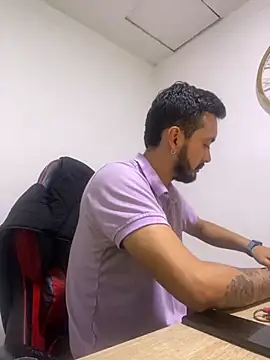 cristopher wallacee online show from 11/10/25, 07:24