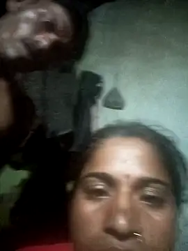 Snapshot of Hansini_Gowda chatting on 09/15/25, 04:29 Hansini Gowda online show from 09/15/25, 04:29
