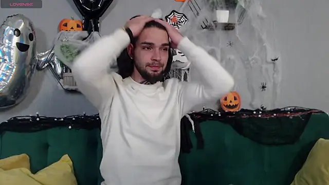 Snapshot of DanyelCarter chatting on 10/25/25, 08:03 DanyelCarter online show from 10/25/25, 08:03